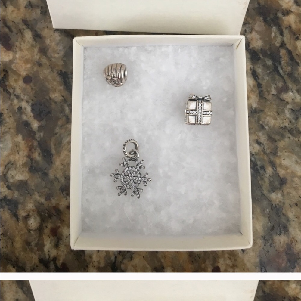 pandora silver snowflake